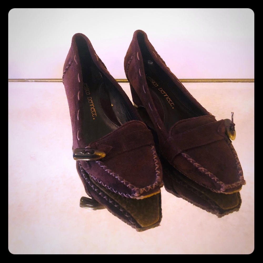 Jessica Bennett, Brown Suede Pumps!